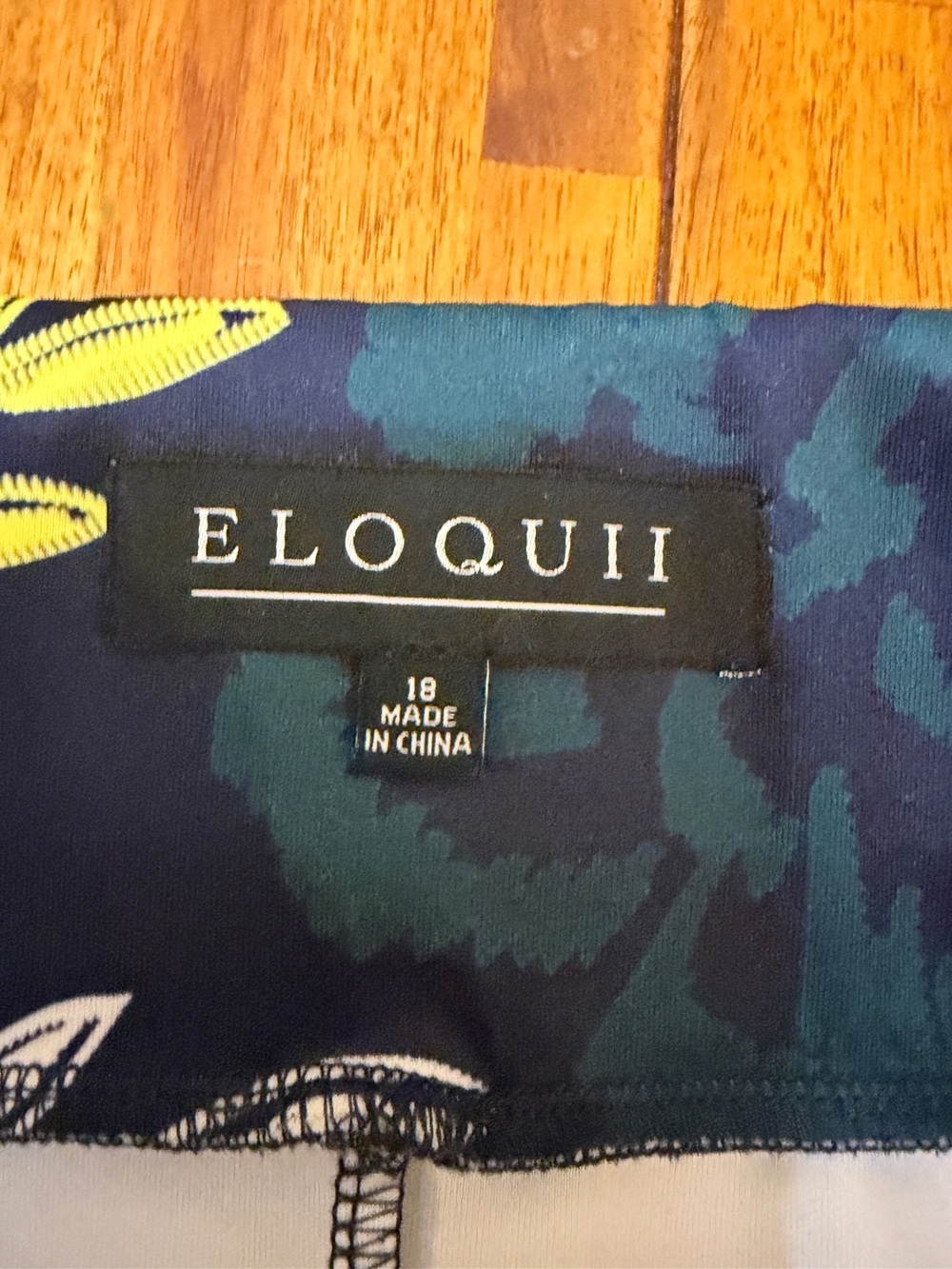 ELOQUII Floral Neoprene Scuba Pencil Skirt Black & Green Size 18 - Picture 5 of 6